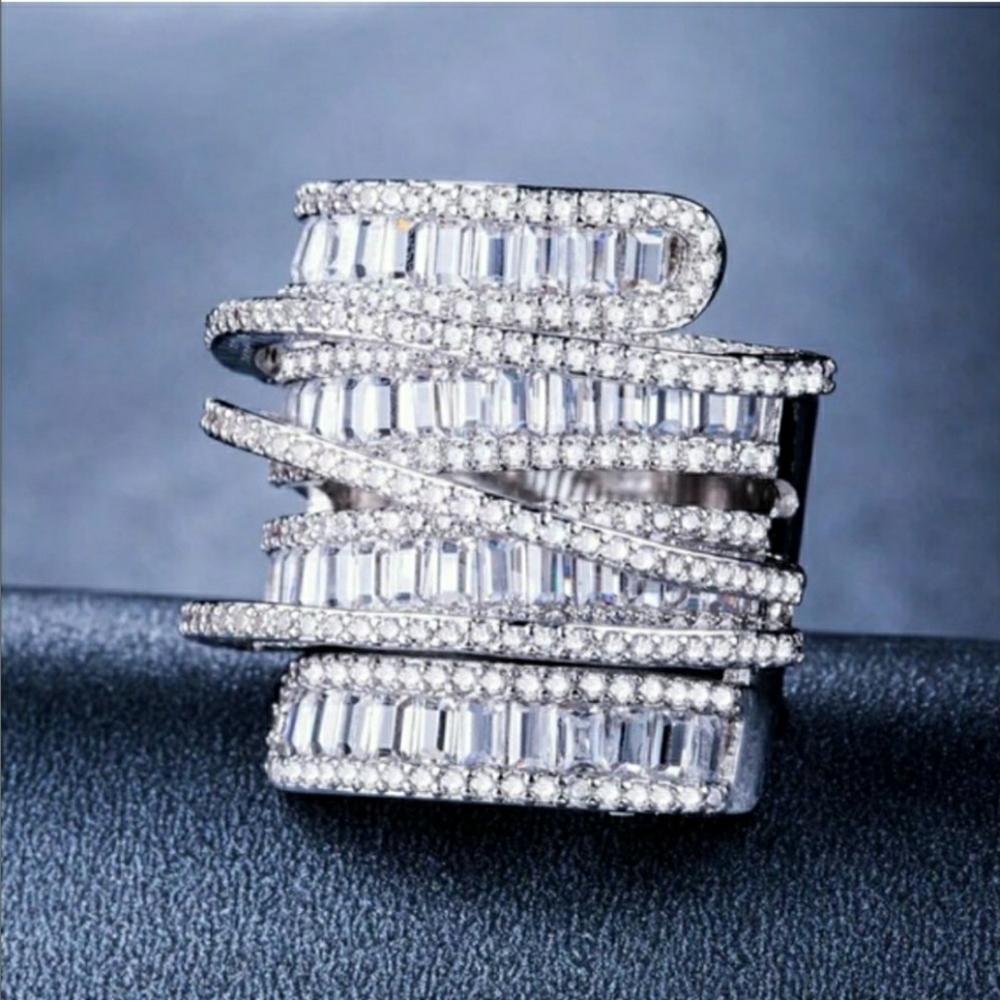 NEW 6.4CT BAGUETTE WHITE SAPPHIRE RING
